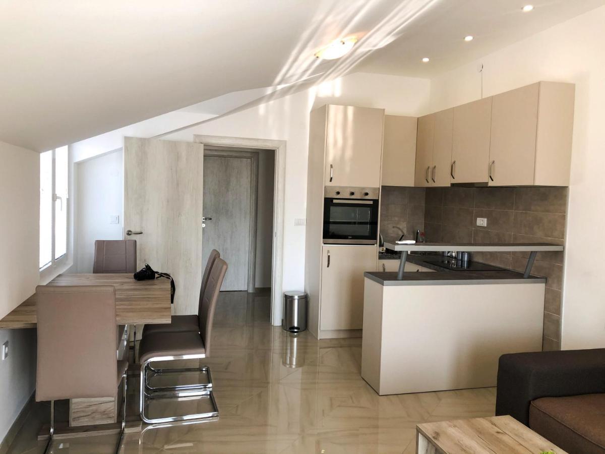 Appartement Viktor à Herceg Novi Extérieur photo