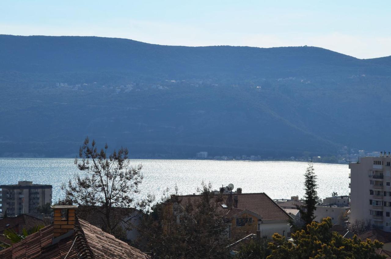 Appartement Viktor à Herceg Novi Extérieur photo